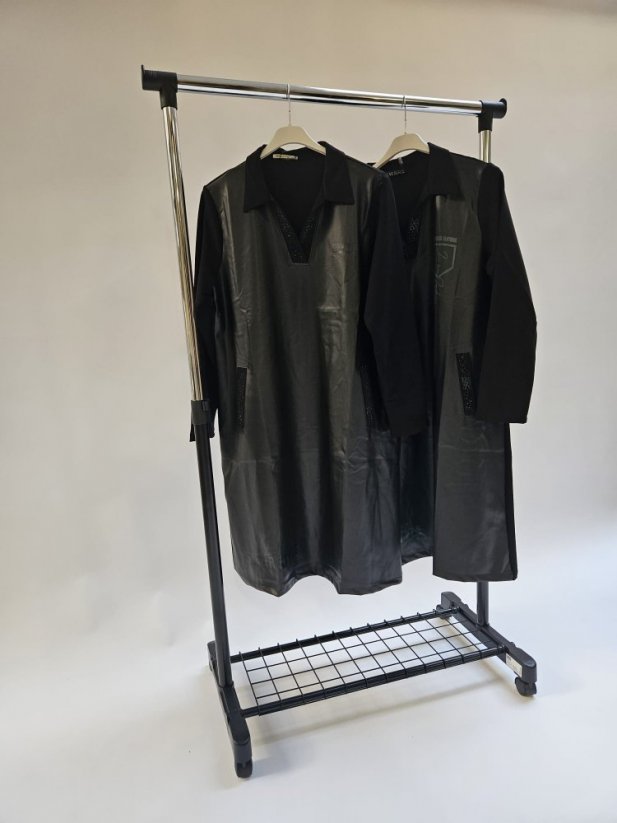 Čierna kožená tunika so zelenými kamienkami na golieri - Veľkosť: 46