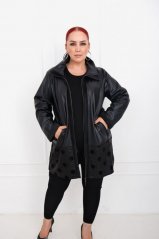 Čierny kožený kabát s bodkami